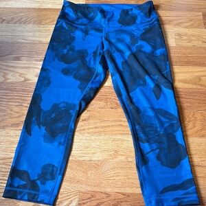 Lululemon Blue Floral Women’s Leggings